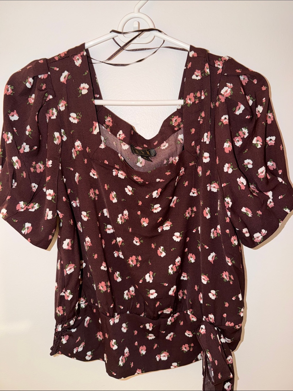 Floral Puff Sleeve Blouse in Brown